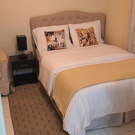 Hastings Towers 4D - Studio Apt Opp Beach Bridgetown Dış mekan fotoğraf