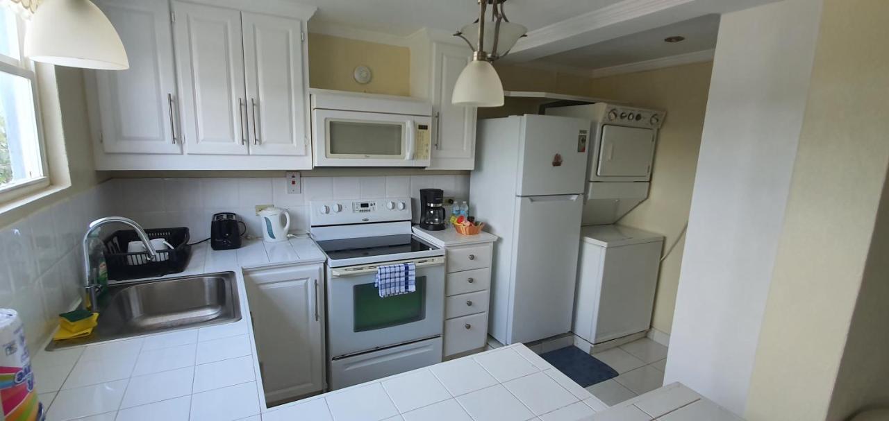 Hastings Towers 4D - Studio Apt Opp Beach Bridgetown Dış mekan fotoğraf